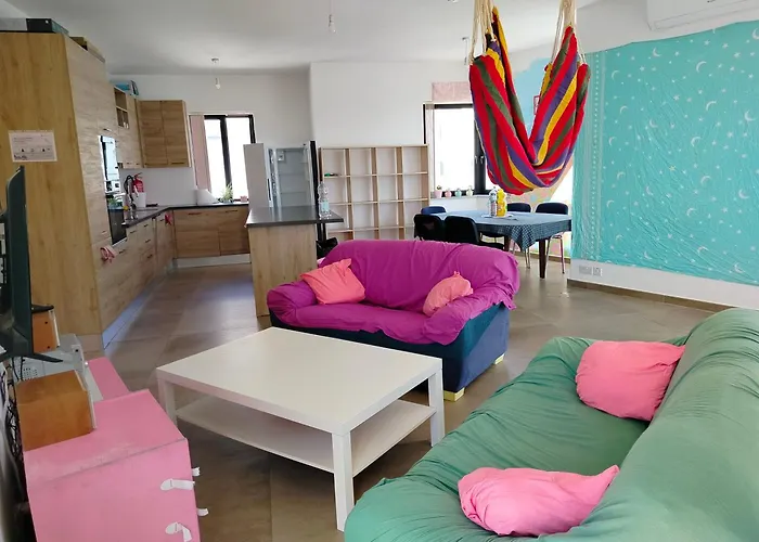 Pink Fairy Paradise Penthouse, 10Mins From The Beach