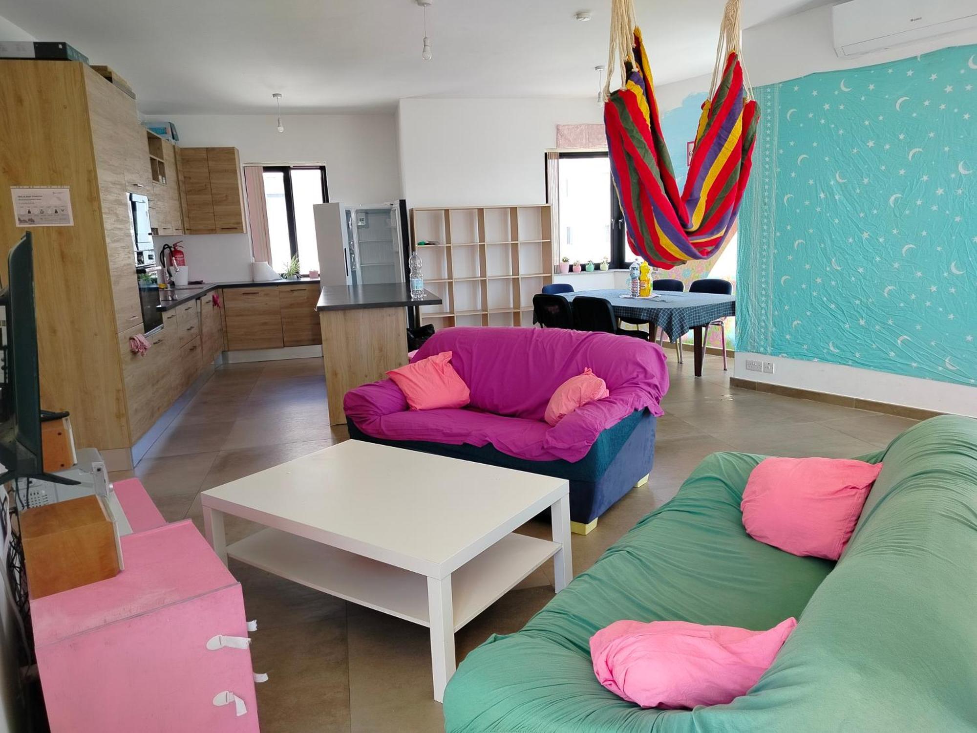 Pink Fairy Paradise Penthouse, 10mins From The